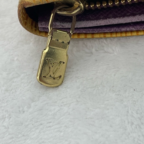 Louis Vuitton Yellow Epi Wallet - Picture 4 of 16